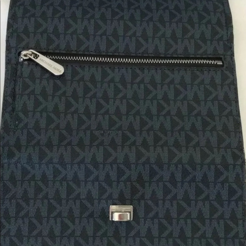 MK Abbey Backpack/Matching Wallet Set - Picture 11 of 11